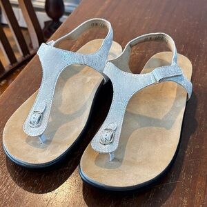 SAS Marina - T-Strap Sandal in shiny silver